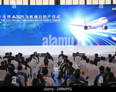 221109 -- TIANJIN, 9. November 2022 -- am 9. November 2022 findet im nordchinesischen Tianjin Eine Zeremonie zur Eröffnung des A321-Projekts im Airbus Tianjin statt. Der europäische Flugzeughersteller Airbus begann am Mittwoch mit der Produktion von A321-Flugzeugen in seinem Werk in FALA in Tianjin – eine Bestätigung, dass China in der Lage ist, alle Modelle der Airbus A320-Familie zu liefern. CHINA-TIANJIN-AIRBUS-A321 FLUGZEUGPRODUKTION CN ZHAOXZISHUO PUBLICATIONXNOTXINXCHN Stockfoto