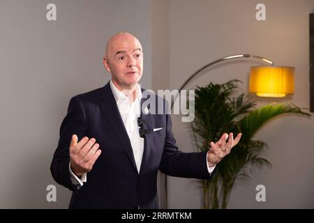 221116 -- BALI, 16. November 2022 -- FIFA-Präsident Gianni Infantino spricht in einem exklusiven Interview mit Xinhua vor der FIFA-Weltmeisterschaft 2022 in Bali, Indonesien, am 15. November 2022. SPINDONESIA-BALI-FIFA-GIANNI INFANTINO-INTERVIEW WANGXYILIANG PUBLICATIONXNOTXINXCHN Stockfoto