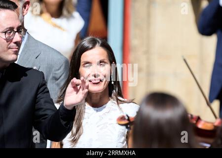 Pamplona. Spanien. September 2023: Königin Letizia von Spanien nimmt am 8. September 2023 in Pamplona an der Feier des 6. Jahrestags des Privilegiums der Union in der Marienkathedrale Teil. Spanien das Privileg der Union ist der vertrag, durch den die drei wichtigsten Burghs, aus denen die Stadt Pamplona im Mittelalter bestand, durch ein Dokument vereint wurden, das am 8. September 1423 von König Carlos III. von Navarra unterzeichnet wurde. Bis zu diesem Tag hatte jede Stadt ihre eigene Flagge und ihren eigenen Herrscher, Pamplona, Spanien. September 2023, . . September 2023: MPG/Alamy Live News Stockfoto