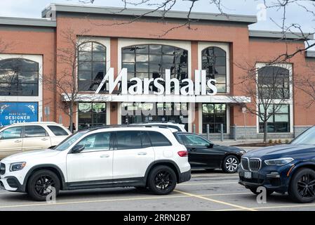 Toronto, ON, Kanada - 30. August 2023: Blick auf das Schild des Marshalls-Geschäfts in Toronto Stockfoto