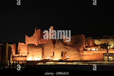 221207 -- RIYADH, 7. Dezember 2022 -- dieses Foto, das am 27. März 2022 aufgenommen wurde, zeigt einen Blick auf den at-Turaif Bezirk in Diriyah, am Stadtrand von Riyadh, Saudi-Arabien. SAUDI-ARABIEN-RIAD-LANDSCHAFT WangxHaizhou PUBLICATIONxNOTxINxCHN Stockfoto