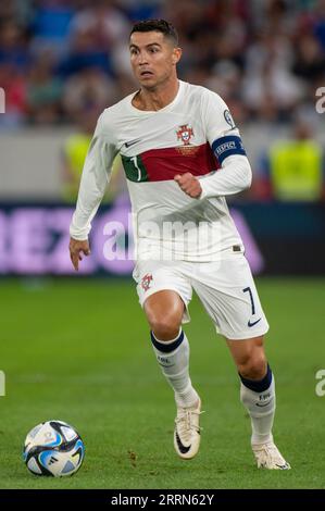 Bratislava, Slowakei. September 2023. Cristiano Ronaldo aus Portugal während der Qualifikationsrunde der Gruppe J der UEFA-Europameisterschaft 2024 zwischen der Slowakei und Portugal im Narodny Futbalovy stadion in Bratislava, Slowakei, am 8. September 2023 (Foto: Andrew SURMA/Credit: SIPA USA/Alamy Live News) Stockfoto