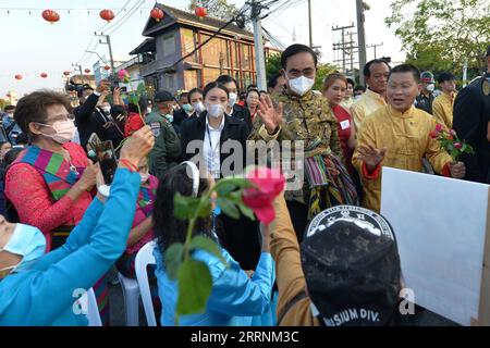 230120 -- RATCHABURI, 20. Januar 2023 -- der thailändische Premierminister Prayut Chan-o-cha nimmt am 19. Januar 2023 an einer chinesischen Neujahrsfeier in Ratchaburi, Thailand, Teil. Der thailändische Premierminister Prayut Chan-o-cha nahm am Donnerstag an der Veranstaltung Teil und begrüßte chinesische Touristen herzlich. THAILAND-RATCHABURI-PM-CHINESISCHE NEUJAHRSFEIER RACHENXSAGEAMSAK PUBLICATIONXNOTXINXCHN Stockfoto