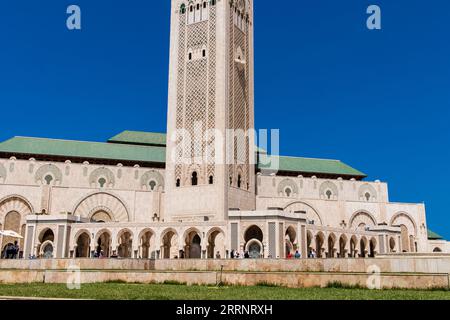 Casablanca, Marokko - 17. August 2023 die Hassan II Moschee ist eine Moschee in Casablanca. Es wurde teilweise auf dem Meer erbaut und ist ein religiöser Kulturverein Stockfoto