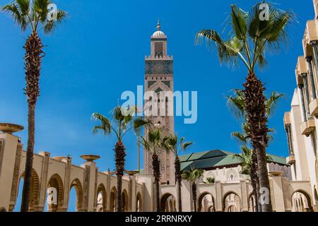 Casablanca, Marokko - 17. August 2023 die Hassan II Moschee ist eine Moschee in Casablanca. Es wurde teilweise auf dem Meer erbaut und ist ein religiöser Kulturverein Stockfoto