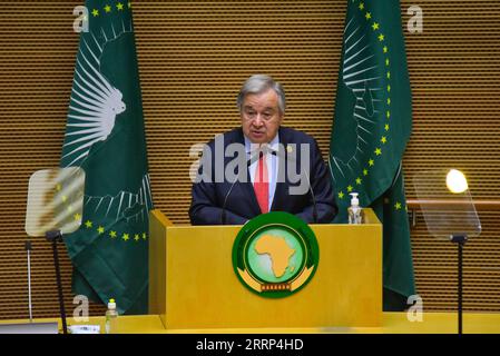 News Bilder des Tages 230218 -- ADDIS ABEBA, 18. Februar 2023 -- Generalsekretär der Vereinten Nationen Antonio Guterres spricht auf der 36. Ordentlichen Tagung der AU-Versammlung der Afrikanischen Union in Addis Abeba, Äthiopien, 18. Februar 2023. Die 36. Ordentliche Tagung der AU-Versammlung begann am Samstag, als sich afrikanische Führer, UN-Beamte und Führer verschiedener internationaler Organisationen in der äthiopischen Hauptstadt Addis Abeba versammelten. Die Integration Afrikas, der Wiederaufbau Afrikas aus der Hauptlast der verschiedenen Gesundheits- und sozioökonomischen Krisen, die Gewährleistung von Frieden und Sicherheit auf dem Kontinent, die sozioökonomische Entwicklung wie wir Stockfoto