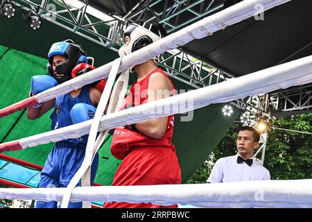 230311 -- JAKARTA, 11. März 2023 -- Amateurboxer treten während der Jakarta Boxing Open in Jakarta, Indonesien, am 11. März 2023 an. SPINDONESIA-JAKARTA-BOXWETTBEWERB AGUNGXKUNCAHYAXB. PUBLICATIONxNOTxINxCHN Stockfoto