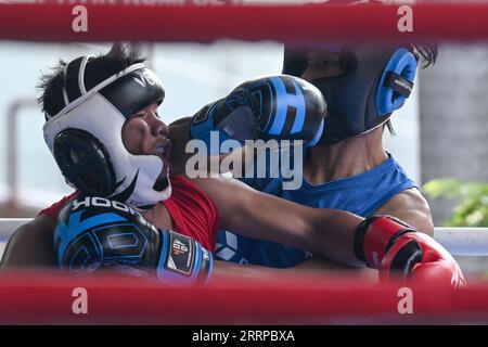 230311 -- JAKARTA, 11. März 2023 -- Amateurboxer treten während der Jakarta Boxing Open in Jakarta, Indonesien, am 11. März 2023 an. SPINDONESIA-JAKARTA-BOXWETTBEWERB AGUNGXKUNCAHYAXB. PUBLICATIONxNOTxINxCHN Stockfoto