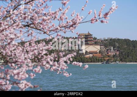 230315 -- PEKING, 15. März 2023 -- dieses Foto, das am 15. März 2023 aufgenommen wurde, zeigt einen Blick auf den Sommerpalast in Peking, der Hauptstadt Chinas. CHINA-PEKING-SOMMER PALAST-FRÜHLING CN CHENXYEHUA PUBLICATIONXNOTXINXCHN Stockfoto
