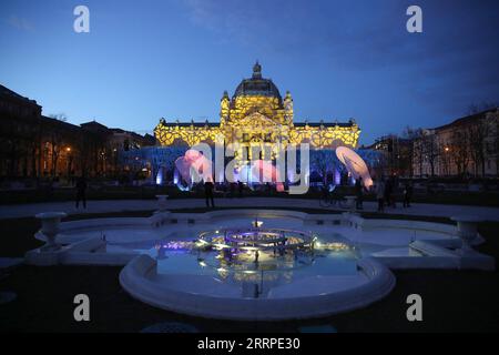 230316 -- ZAGREB, 16. März 2023 -- dieses Foto, das am 15. März 2023 aufgenommen wurde, zeigt eine Szene während des Festivals der Lichter im Kroatischen Nationaltheater in Zagreb, Kroatien. Igor Kralj/PIXSELL Via Xinhua KROATIEN-ZAGREB-FESTIVAL DER LICHTER LixXuejun PUBLICATIONxNOTxINxCHN Stockfoto