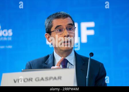 230412 -- WASHINGTON, 12. April 2023 -- Vitor Gaspar, Direktor der Finanzabteilung des IWF des Internationalen Währungsfonds, spricht am 12. April 2023 bei einem Pressebriefing in Washington, D.C., den Vereinigten Staaten. Der IWF des Internationalen Währungsfonds forderte die Finanzpolitiker am Mittwoch auf, eine strengere Haushaltspolitik zu verfolgen, um den Zentralbanken bei der Bekämpfung der Inflation zu helfen. USA-WASHINGTON, D.C.-IWF-STRIKTERE HAUSHALTSPOLITIK-DRÄNGT AUF LIUXJIE PUBLICATIONXNOTXINXCHN Stockfoto