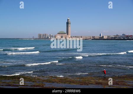 230515 -- KAIRO, 15. Mai 2023 -- dieses Foto, das am 14. Mai 2023 aufgenommen wurde, zeigt die Hassan II Moschee in Casablanca, Marokko. MAROKKO-STÄDTE-ANSICHT SuixXiankai PUBLICATIONxNOTxINxCHN Stockfoto