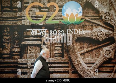 Neu Delhi, Indien. September 2023. Narendra Modi, Premierminister Indiens, wartet auf die Ankunft der Staats- und Regierungschefs zum G20-Gipfel. Quelle: Kay Nietfeld/dpa/Alamy Live News Stockfoto