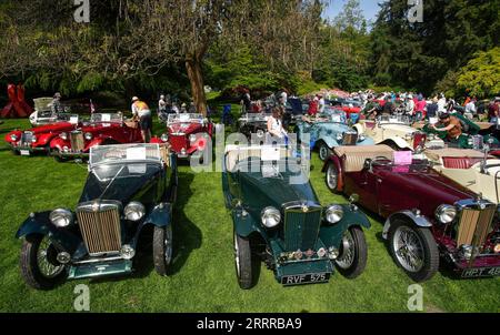 230521 -- VANCOUVER, 21. Mai 2023 -- klassische Autos werden während des 36. Vancouver All British Field Meetings in Vancouver, British Columbia, Kanada, am 20. Mai 2023 gezeigt. Das 36. All British Field Meet in Vancouver startete am Samstag mit 450 Oldtimern, die Tausende von Autoliebhabern und Sammlern zu Besuch brachten. Foto von /Xinhua CANADA-VANCOUVER-BRITISH OLDTIMER SHOW LiangxSen PUBLICATIONxNOTxINxCHN Stockfoto