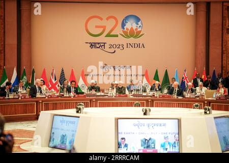 Neu Delhi, Indien. September 2023. Narendra Modi, Premierminister Indiens, eröffnet die erste Arbeitssitzung auf dem G20-Gipfel mit dem Thema "eine Erde". Die G20-Gruppe umfasst führende Industrieländer und Schwellenländer, die zusammen einen Großteil der Weltbevölkerung und der globalen Wirtschaftsmacht ausmachen. Quelle: Kay Nietfeld/dpa/Alamy Live News Stockfoto