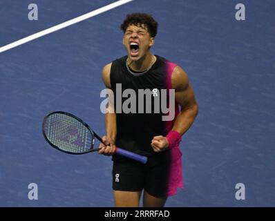 New York, USA. September 2023. US Open Flushing Meadows New York 08/09/2023 Tag 12 Ben Shelston (USA) Halbfinalspiel Foto Roger Parker International Sports Fotos Ltd Credit: Roger Parker/Alamy Live News Stockfoto