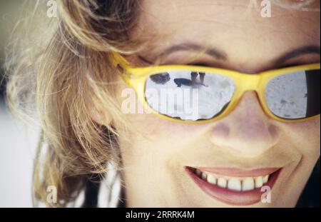 Ingrid Peters, deutsche Sängerin und Radiomoderatorin, bei einem Strandfotoshooting in der Dominikanischen Republik, 2000. Stockfoto