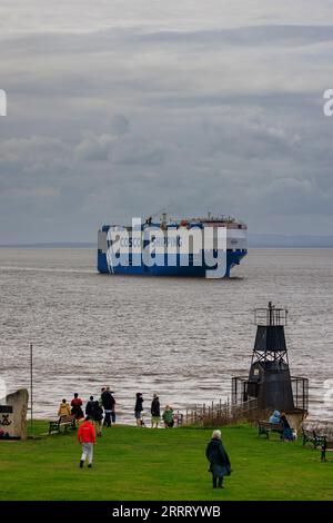 Fahrzeugträger Cosco Sheng Shi nähert sich dem Batteriepunkt Portishead Stockfoto