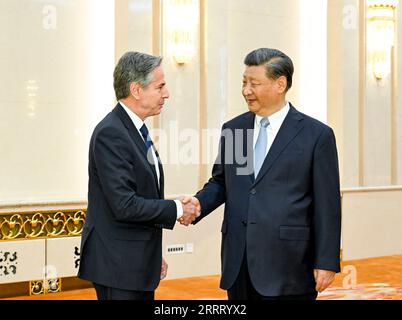 Bilder des Jahres 2023, Nachrichten Juni 06 Nachrichten Themen der Woche KW25 Nachrichten Bilder des Tages 230619 -- PEKING, 19. Juni 2023 -- der chinesische Präsident Xi Jinping trifft sich am 19. Juni 2023 in Peking, der Hauptstadt Chinas, mit dem US-Außenminister Antony blinken. CHINA-BEIJING-XI JINPING-U.S.-BLINKEN-MEETING CN LIXXUEREN PUBLICATIONXNOTXINXCHN Stockfoto