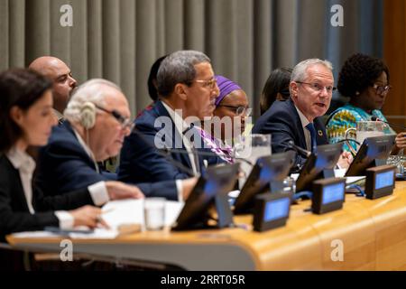 230620 -- VEREINTEN NATIONEN, 20. Juni 2023 -- die Präsidentin der UN-Generalversammlung, Csaba Korosi 2nd R, spricht am 19. Juni 2023 im Hauptquartier der Vereinten NATIONEN in New York an der hochrangigen Veranstaltung zum zweiten Jahrestag des Internationalen Tages zur Bekämpfung der Hassrede. /Handout über Xinhua UN-GA PRÄSIDENT-IN L TAG FÜR DIE BEKÄMPFUNG DER HASSREDE MarkxGarten/UNxPhoto PUBLICATIONxNOTxINxCHN Stockfoto