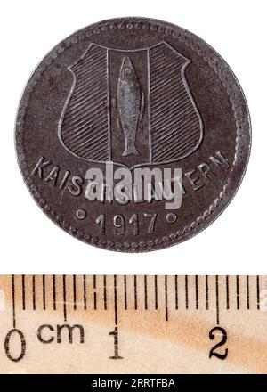 Deutsche Vintage Metallmünze 50 Pfennig. 1917. Notgeld. Rückwärts. Isoliert auf weiß Stockfoto