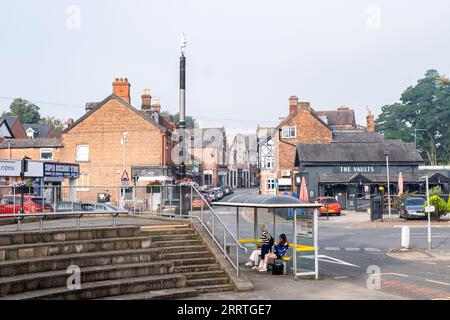 Blick auf die Wheelock Street, Haupteinkaufsstraße, vom Bull Ring in Middlewich Cheshire UK Stockfoto