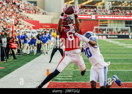 Bloomington, Vereinigte Staaten. September 2023. Indiana Hoosiers Wide Receiver Cam Camper (6) trifft gegen Indiana State, aber das Spiel war in Bloomington nicht gut. IU besiegte Indiana State mit 41:7. (Foto: Jeremy Hogan/SOPA Images/SIPA USA) Credit: SIPA USA/Alamy Live News Stockfoto