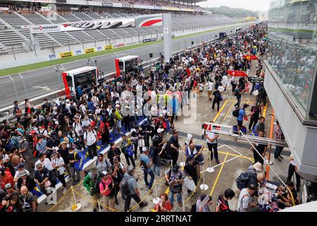 Oyama, Japan. September 2023. Autogrammstunde, Ambiente, während der 6 Stunden von Fuji 2023, 6. Runde der FIA-Weltmeisterschaft 2023, vom 7. Bis 10. September 2023 auf dem Fuji Speedway in Oyama, Japan - Foto Frédéric Le Floc'h/DPPI Credit: DPPI Media/Alamy Live News Stockfoto