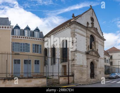 Chalons-en-Champagne, Frankreich - 09 01 2023: Blick auf die Fassade des St. Joseph Convent Stockfoto