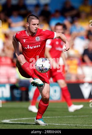 Accrington Stanleys Liam Coyle in Aktion während des Sky Bet League Two Matches im Wham Stadium in Accrington. Bilddatum: Samstag, 9. September 2023. Stockfoto