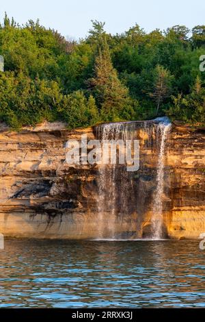 Spray Falls in Pictured Rocks National Lakeshore Stockfoto