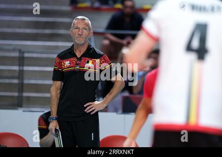 Emanuele Zanini, der Cheftrainer Belgiens, der während des Final Round Day 8 des Männer CEV Eurovolley 2023 zwischen der Schweiz und Belgien gesehen wurde. Die belgische Nationalmannschaft schlägt die Schweiz mit 3-0 Punkten Stockfoto