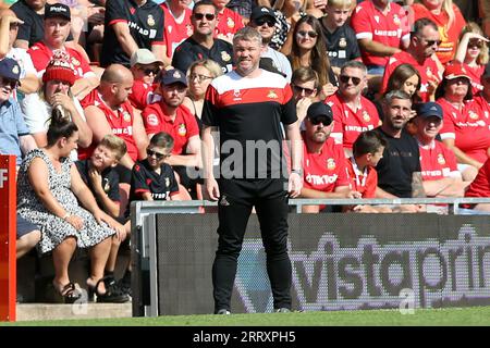 Wrexham, Großbritannien. September 2023. Grant McCann, der Manager von Doncaster Rovers, schaut darauf. EFL Skybet Football League Two Match, Wrexham gegen Doncaster Rovers bei STōK CAE Ras in Wrexham, Wales am Samstag, den 9. September 2023. Dieses Bild darf nur zu redaktionellen Zwecken verwendet werden. Nur redaktionelle Verwendung, .PIC von Chris Stading/ Credit: Andrew Orchard Sports Photography/Alamy Live News Stockfoto