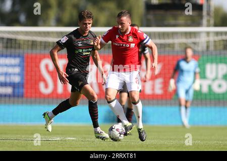 Wrexham, Großbritannien. September 2023. Luke Young von Wrexham in Aktion. EFL Skybet Football League Two Match, Wrexham gegen Doncaster Rovers bei STōK CAE Ras in Wrexham, Wales am Samstag, den 9. September 2023. Dieses Bild darf nur zu redaktionellen Zwecken verwendet werden. Nur redaktionelle Verwendung, .PIC von Chris Stading/ Credit: Andrew Orchard Sports Photography/Alamy Live News Stockfoto