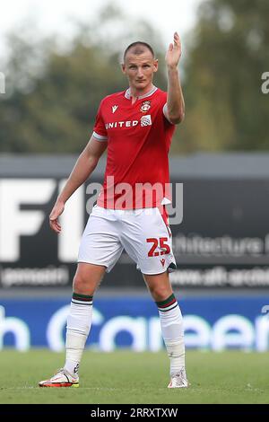 Wrexham, Großbritannien. September 2023. William Boyle von Wrexham schaut zu. EFL Skybet Football League Two Match, Wrexham gegen Doncaster Rovers bei STōK CAE Ras in Wrexham, Wales am Samstag, den 9. September 2023. Dieses Bild darf nur zu redaktionellen Zwecken verwendet werden. Nur redaktionelle Verwendung, .PIC von Chris Stading/ Credit: Andrew Orchard Sports Photography/Alamy Live News Stockfoto