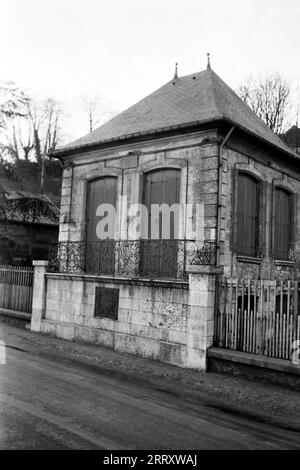 Der Pavillon Flaubert steht in Croisset, ein Dorf in der Näher von Rouen, auf dem Grundstück des ehemaligen Wohnhauses der Familie Flaubert und beherbergt heute ein dem Schriftsteller gewidmetes Museum, 1941. Der Pavillon Flaubert befindet sich in Croisset, einem Dorf bei Rouen, an der Stelle des ehemaligen Wohnhauses der Familie Flaubert und beherbergt heute ein Museum, das dem Schriftsteller 1941 gewidmet ist. Stockfoto