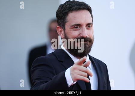 Lido Di Venezia, Italien. September 2023. Pablo Larrain besucht einen roten Teppich vor der Abschlusszeremonie des 80. Internationalen Filmfestivals von Venedig am 9. September 2023 in Venedig. © Foto: Cinzia Camela. Quelle: Live Media Publishing Group/Alamy Live News Stockfoto