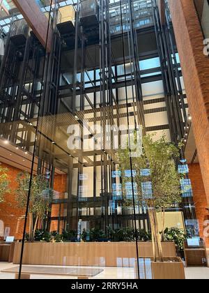 Die neuen Büros von Apple in London im Battersea Power Station wurden von Foster + Partner entworfen. Februar 2023. Stockfoto