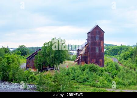 Die Right of Way Mine, so genannt, wie sie auf einer Bahnstrecke Right of Way gebaut wurde, war eine Silberkobaltmine in Cobalt Ontario. Es wurde 1906 eröffnet und schloss i Stockfoto