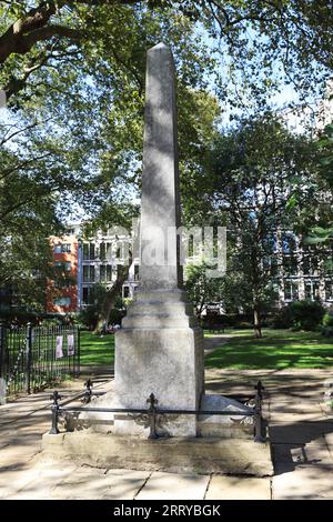 Bunhill Fields, ein nichtkonformistisches Begräbnisgebiet aus den 1660er Jahren, in der City of London. Die letzte Ruhestätte für William Blake, Daniel Defoe und andere. Stockfoto