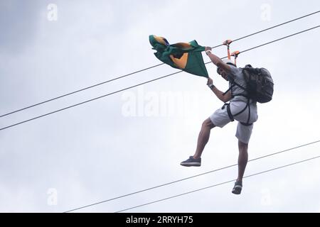 Sao Paulo, Brasilien. September 2023. SP - SAO PAULO - 09/09/2023 - SAO PAULO, THE TOWN 2023, 1ST EDITION - Fans werden während des Musikfestivals The Town 2023 auf der Rennstrecke Interlagos am Donnerstag (07) gesehen. Dies ist die erste Ausgabe der Veranstaltung, die von den gleichen Schöpfern von Rock in Rio veranstaltet wird. Foto: Ettore Chiereguini/AGIF Kredit: AGIF/Alamy Live News Stockfoto