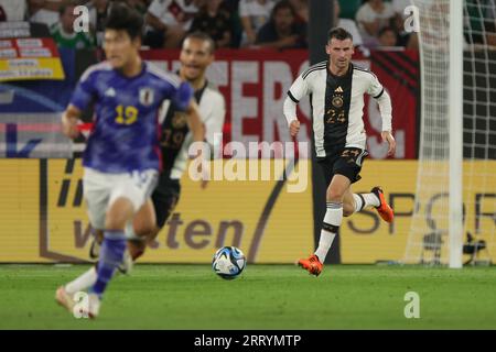 Wolfsburg, Deutschland. September 2023. Fußball: Internationale, Deutschland - Japan, Volkswagen Arena. Der deutsche Pascal Groß ist am Ball. WICHTIGER HINWEIS: Gemäß den Bestimmungen der DFL Deutsche Fußball Liga und des DFB Deutscher Fußball-Bund ist es untersagt, im Stadion und/oder im Spiel aufgenommene Fotos in Form von Sequenzbildern und/oder videoähnlichen Fotoserien zu verwenden oder zu verwenden. Quelle: Christian Charisius/dpa/Alamy Live News Stockfoto