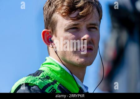 Monterey, KALIFORNIEN, USA. September 2023. Der INDYCAR-Fahrer CALLUM ILOTT (77) aus Cambridge, Cambridgeshire, England, bereitet sich auf das Training für den Firestone Grand Prix von Monterey auf dem WeatherTech Raceway Laguna Seca in Monterey, KALIFORNIEN, vor. (Bild: © Walter G Arce SR Grindstone Medi/ASP) NUR REDAKTIONELLE VERWENDUNG! Nicht für kommerzielle ZWECKE! Stockfoto