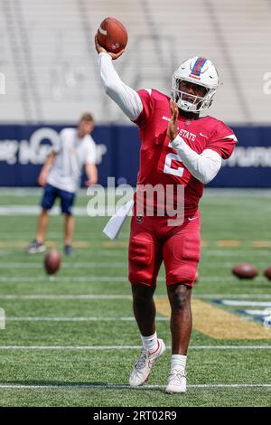 9. September 2023: Corey Fields, Jr. (2) im Bundesstaat South Carolina erwärmt sich vor dem NCAA-Fußballspiel mit den Georgia Tech Yellow Jackets und den South Carolina State Bulldogs, das im Bobby Dodd Stadium auf dem Campus der Georgia Tech in Atlanta, Georgia, gespielt wird. Cecil Copeland/CSM Stockfoto