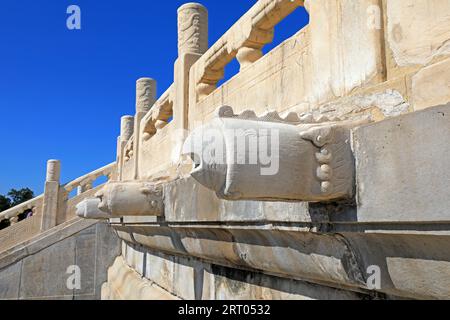 Peking, China - 5. Oktober 2020: Weiße Marmorskulpturen im Tempel des Himmels, Peking Stockfoto