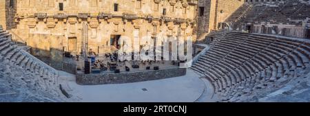 Die Antike Stadt Aspendos. Aspendos akropolis Ruinen, Zisternen, Aquädukte und alten Tempel. Aspendos Antalya Türkei. turkiye Stockfoto