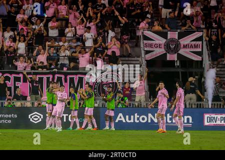 Diego Gomez feiert sein Tor mit seinem Team, Florida, USA, 9. September 2023, Inter Miami CF gegen Sporting Kansas City City, MLS, Ergebnis: Inter Miami 3 Sporting KC 2. Quelle: CHRIS ARJOON/Alamy Live News Stockfoto