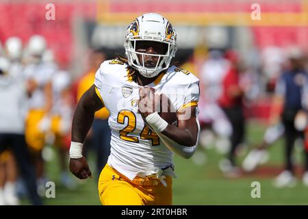 9. September 2023: Kent St. Running Back Curtis Douglas #24 trägt den Ball. Arkansas besiegte Kent St. 28-6 in Fayetteville, AR. Richey Miller/CSM (Bild: © Richey Miller/Cal Sport Media) Stockfoto