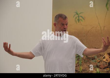 New York, USA. September 2023. Der deutsche Künstler Wolfgang Tillmans in seiner Ausstellung „Wolfgang Tillmans: Fold Me“ in der David Zwirner Gallery in New York. Wenige Monate nach seiner Einzelausstellung im Museum of Modern Art (MoMA) hat der deutsche Künstler Wolfgang Tillmans bereits eine weitere Ausstellung in New York. (An dpa 'After MoMA Show: Wolfgang Tillmans with New Exhibition in New York') Credit: Christina Horsten/dpa/Alamy Live News Stockfoto