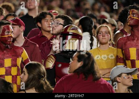 Tallahassee, Florida, USA. September 2021. Florida State Fans während eines College-Fußballspiels zwischen den Southern Miss Golden Eagles und den Florida State Seminoles im Doak-Campbell Stadium in Tallahassee, Florida. Bobby McDuffie/CSM/Alamy Live News Stockfoto